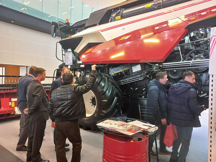 Компания «Югпром» — официальный дилер Ростсельмаш на выставке «Агро Кавказ -24» представила инновационную сельскохозяйственную технику